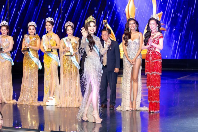 Doanh nhân Ngô Thị Thuyết đăng quang ng…