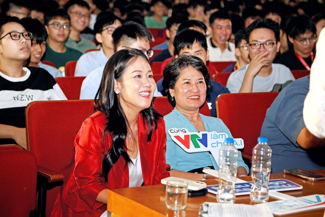 Gần 4.000 sinh viên tham gia Unitour ‘A.I thực chiến’, Đh Bách khoa bùng nổ đăng ký- Ảnh 3.