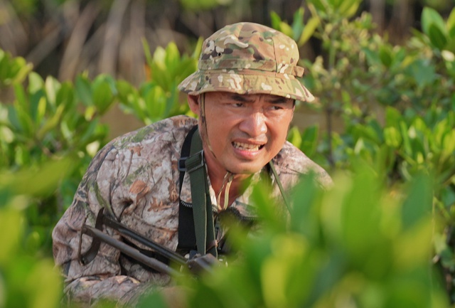 Tiến Luật bất ngờ bị 'tấn công', phản ứng gắt về cách xưng hô của đàn em - Ảnh 2.