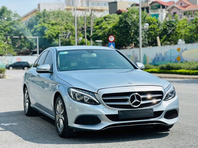 3 mẫu xe sang cũ giá rẻ hơn Toyota Vios mới - Ảnh 2.