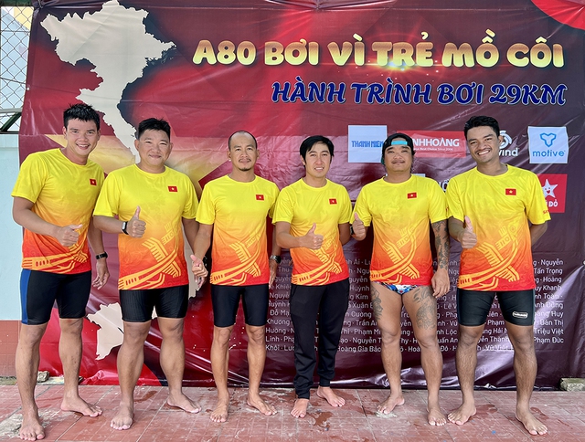 Kết nối triệu sải bơi: Cùng con đi tiếp cuộc đời cho trẻ mồ côi - Ảnh 3.