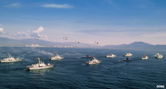 Trực thăng săn ngầm Ka-28 tham gia diễu binh tr&ecirc;n biển hiện đại như thế n&agrave;o? - Ảnh 1.