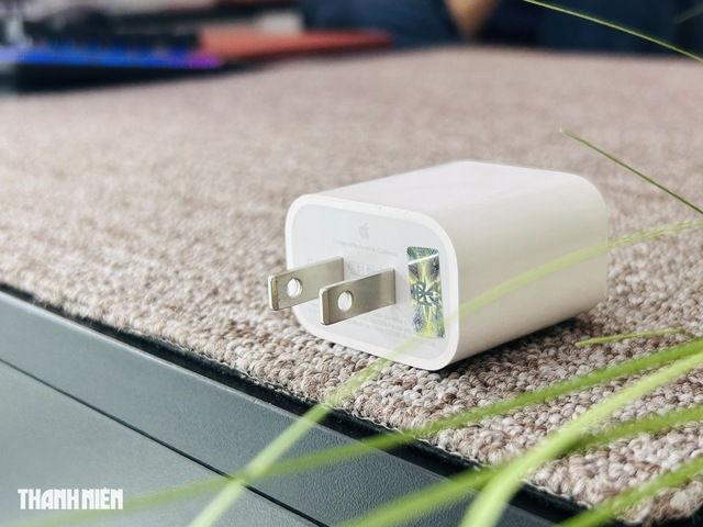 Sạc điện thoại qua đêm? Câu trả lời bất ngờ từ Apple và Samsung - Ảnh 3.