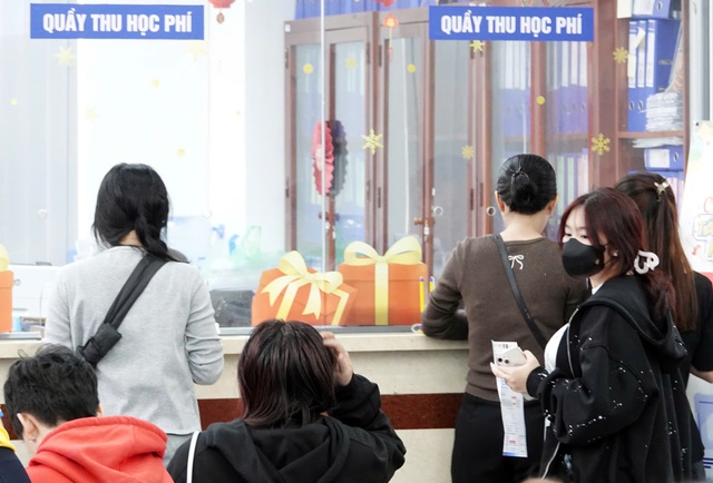Học phí cao, sinh viên tìm hỗ trợ ở đâu ? - Ảnh 2.