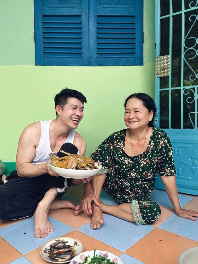 Chàng trai 'Hái Gia Liu' bất ngờ nổi ti…