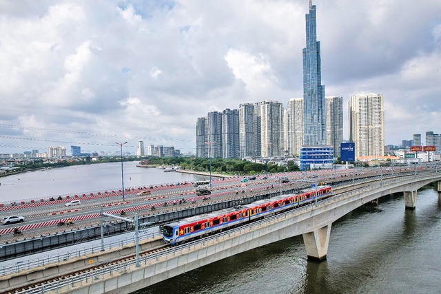 Metro rực rỡ sắc màu mừng 80 năm Quốc khánh- Ảnh 1. Metro rực rỡ sắc màu mừng 80 năm Quốc khánh- Ảnh 1.