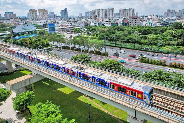 Metro rực rỡ sắc màu mừng 80 năm Quốc khánh- Ảnh 5. Metro rực rỡ sắc màu mừng 80 năm Quốc khánh- Ảnh 5.