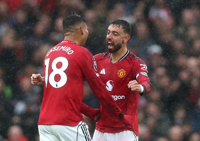 M.U đánh bại Chelsea gây tranh cãi: ‘Trọng tài thiên vị thầy trò HLV Amorim?’- Ảnh 1. M.U đánh bại Chelsea gây tranh cãi: ‘Trọng tài thiên vị thầy trò HLV Amorim?’- Ảnh 1.