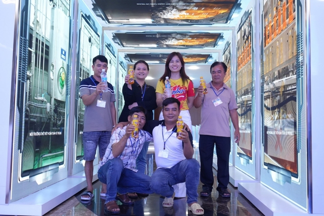 Chủ quán café chạy hơn 300km để tận tay nhận thưởng 50 triệu đồng từ Number 1- Ảnh 4.