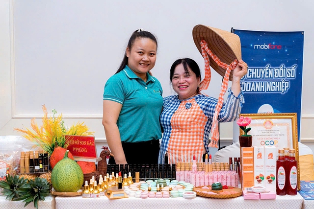 Gác bằng kỹ sư, khởi nghiệp với… lá ổi- Ảnh 1. Gác bằng kỹ sư, khởi nghiệp với… lá ổi- Ảnh 1.