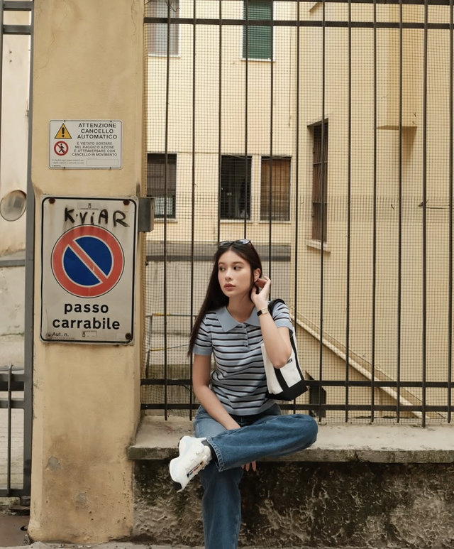 Áo kẻ ngang 'cứ mặc là đẹp' cho mọi hoàn cảnh- Ảnh 5.