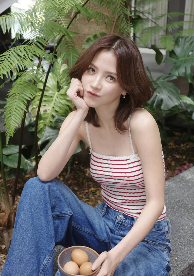 Áo kẻ ngang 'cứ mặc là đẹp' cho mọi hoàn cảnh- Ảnh 7.