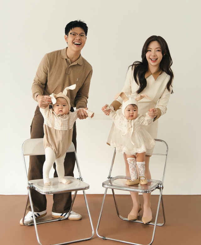 Cách giữ hạnh phúc độc đáo của cặp đôi 'Gia đình Truyền hình'- Ảnh 2. Cách giữ hạnh phúc độc đáo của cặp đôi 'Gia đình Truyền hình'- Ảnh 2.