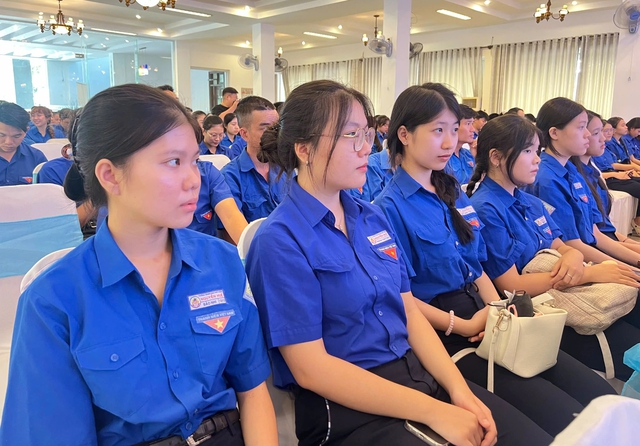 Trang bị kỹ năng khởi nghiệp, chuyển đổi số cho người trẻ Huế- Ảnh 1.