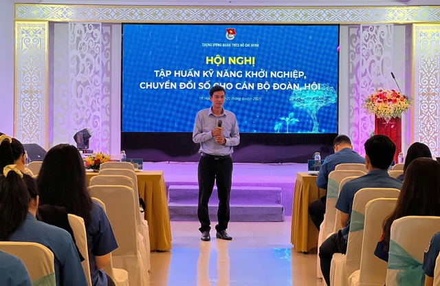 Trang bị kỹ năng khởi nghiệp, chuyển đổi số cho người trẻ Huế- Ảnh 2.