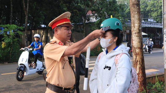 Vi phạm giao th&ocirc;ng của học sinh Đồng Nai giảm 81,6%, CSGT đ&atilde; l&agrave;m g&igrave;?- Ảnh 2.