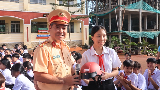 Vi phạm giao th&ocirc;ng của học sinh Đồng Nai giảm 81,6%, CSGT đ&atilde; l&agrave;m g&igrave;?- Ảnh 6.