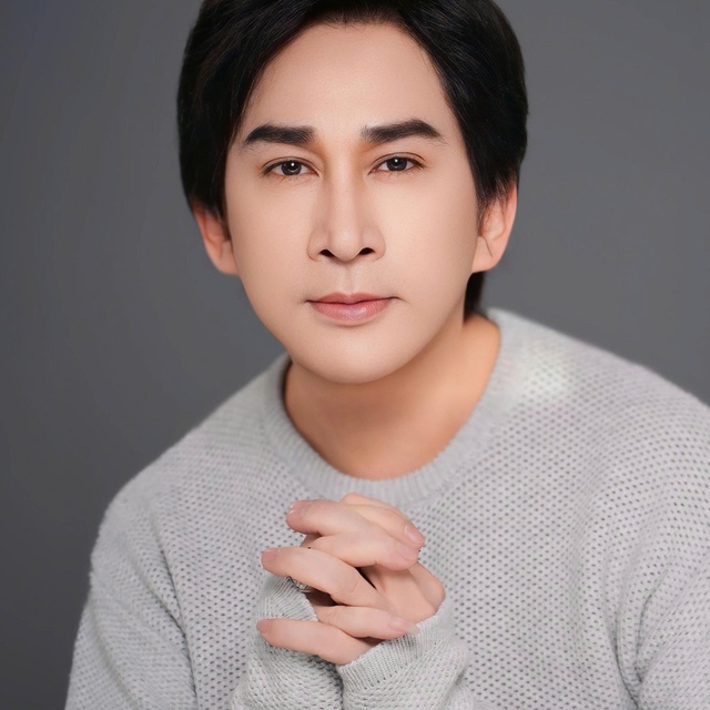 NSƯT Kim Tử Long và NSND Trọng Phúc diễn nhạc kịch 'Mộng phù hoa'- Ảnh 3. NSƯT Kim Tử Long và NSND Trọng Phúc diễn nhạc kịch 'Mộng phù hoa'- Ảnh 3.