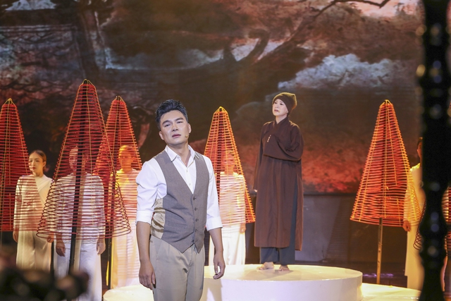 - Ảnh 1. Cựu tiếp viên hàng không hát 'Lan và Điệp' gây chú ý ở 'Tình bolero' - Ảnh 1.