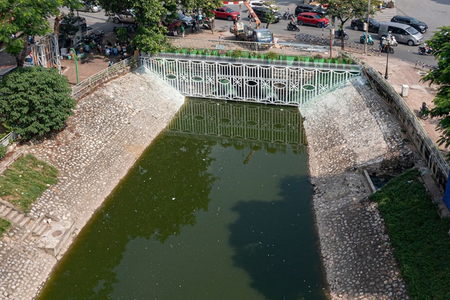 Hà Nội bổ cập thêm nguồn nước thứ 2 để 'hồi sinh' sông Tô Lịch - Ảnh 2.