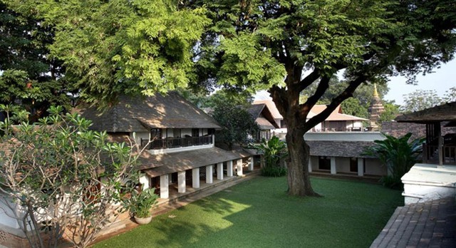 Tamarind Village nổi bật với những cây me cổ thụ, phòng nghỉ tinh tế lấy cảm hứng từ thổ cẩm, kèm spa, hồ bơi ngoài trời và vị trí ngay phố cổ, thuận tiện tham quan Wat Chedi Luang, cổng Tha Pae. Tamarind Village nổi bật với những cây me cổ thụ, phòng nghỉ tinh tế lấy cảm hứng từ thổ cẩm, kèm spa, hồ bơi ngoài trời và vị trí ngay phố cổ, thuận tiện tham quan Wat Chedi Luang, cổng Tha Pae.