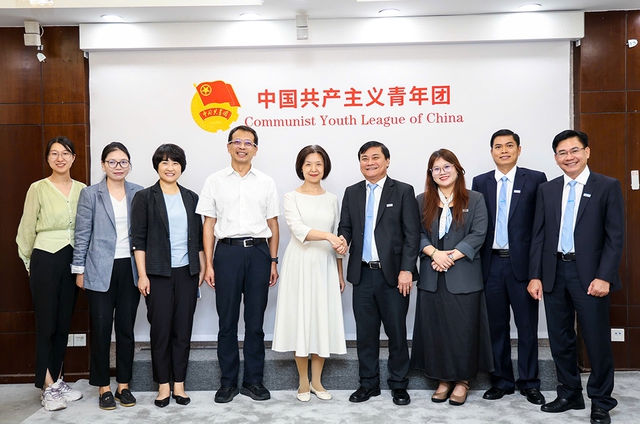 Báo Thanh Niên kết nối Thanh Niên Việt - Trung qua hành trình khám phá công nghệ và văn hóa - Ảnh 1. Báo Thanh Niên kết nối Thanh Niên Việt - Trung qua hành trình khám phá công nghệ và văn hóa - Ảnh 1.