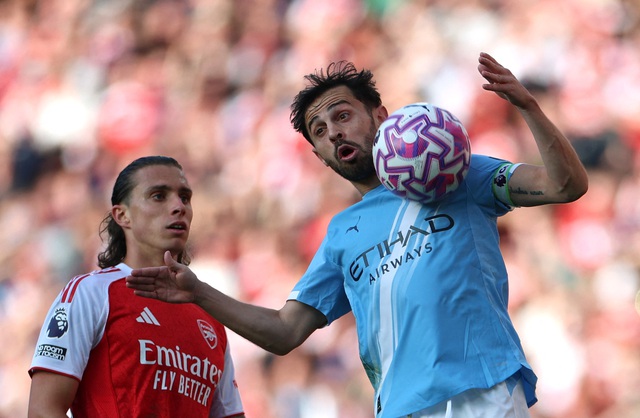 Haaland ghi bàn cực sớm, Man City vẫn ‘…