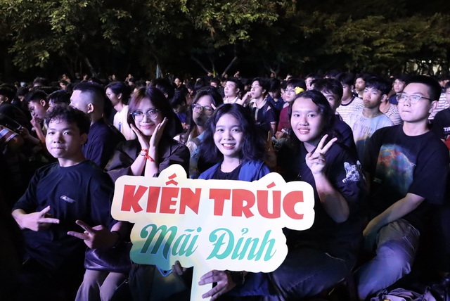 Bách khoa Đà Nẵng: Bùng nổ cảm xúc khi tri thức, công nghệ âm nhạc hòa quyện- Ảnh 2. Bách khoa Đà Nẵng: Bùng nổ cảm xúc khi tri thức, công nghệ âm nhạc hòa quyện- Ảnh 2.