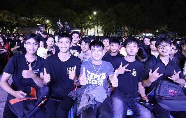 Bách khoa Đà Nẵng: Bùng nổ cảm xúc khi tri thức, công nghệ âm nhạc hòa quyện- Ảnh 3. Bách khoa Đà Nẵng: Bùng nổ cảm xúc khi tri thức, công nghệ âm nhạc hòa quyện- Ảnh 3.