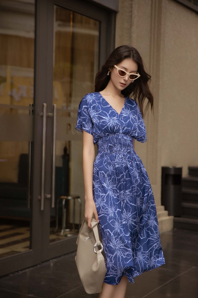 Bí quyết lên đồ thời thượng với những gam màu nổi bật mà không 'sến súa'- Ảnh 1.