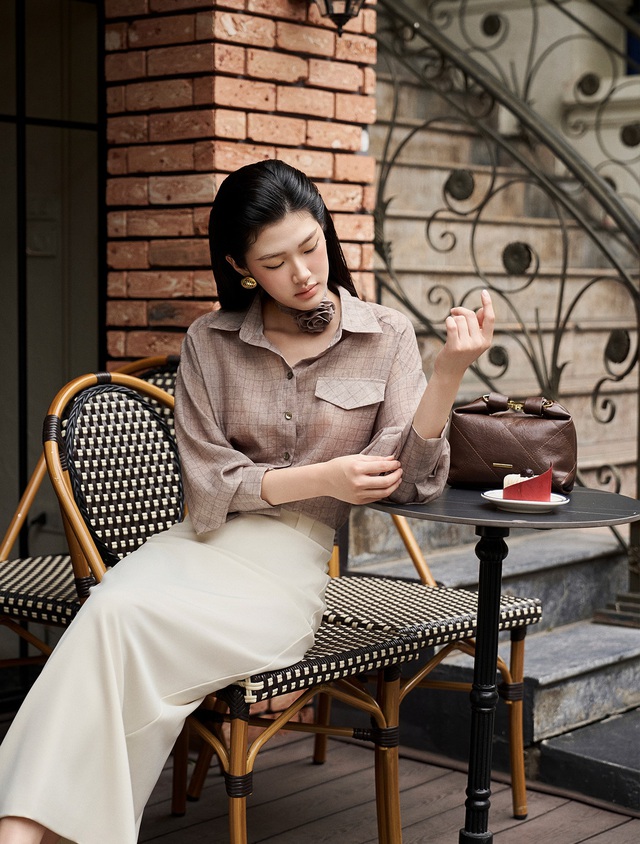 Sơ mi - kiểu áo 'vạn năng' giúp nàng biến hóa trong mọi cuộc hẹn- Ảnh 5.