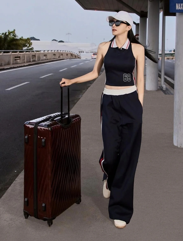 Bùng nổ sức hút năng động, trẻ trung với phong cách sporty chic- Ảnh 8.