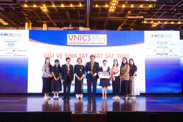 Bệnh viện Đại học Y Dược TP.HCM đạt giải 'Vệ sinh tay xuất sắc năm 2025' - Ảnh 2.