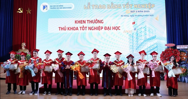 Bách khoa Đà Nẵng: Bùng nổ cảm xúc khi tri thức, công nghệ âm nhạc hòa quyện- Ảnh 5. Bách khoa Đà Nẵng: Bùng nổ cảm xúc khi tri thức, công nghệ âm nhạc hòa quyện- Ảnh 5.