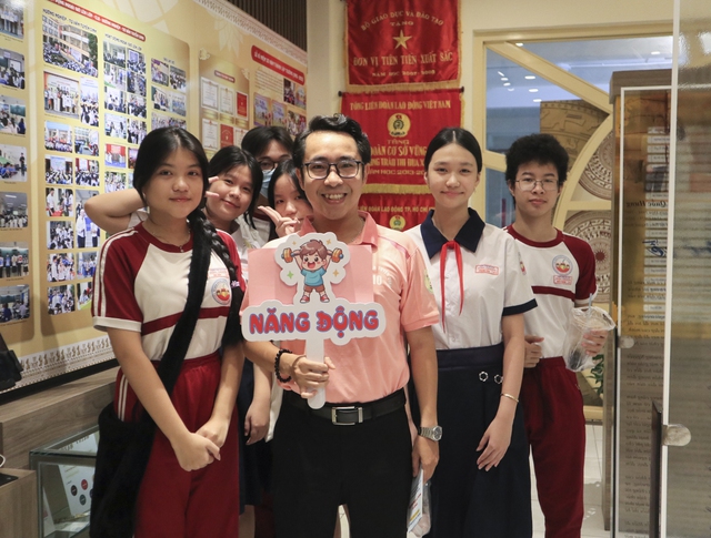 Giáo viên nói gì trước thông tư mới về kỷ luật, khen thưởng học sinh? - Ảnh 1.