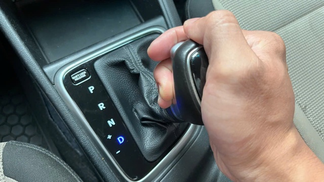 Mẹo sử dụng ô tô hộp số CVT bền bỉ, tiết kiệm nhiên liệu - Ảnh 2.