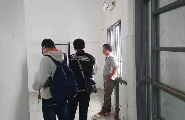 Phòng trọ mùa nhập học: Rẻ thì chật, tiện nghi thì đắt đỏ- Ảnh 1.