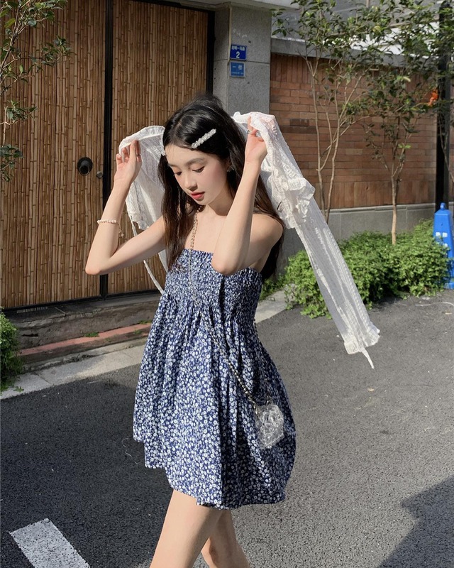 Lên đồ với những kiểu váy không thể thiếu ngày đầu thu - Ảnh 2.