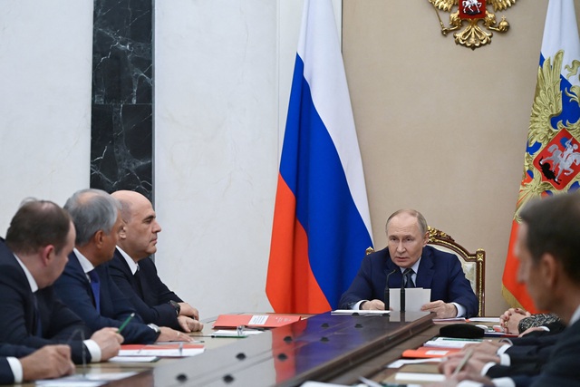 Ông Putin đề xuất gia hạn thỏa thuận kiểm soát vũ khí hạt nhân với Mỹ - Ảnh 1.