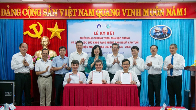 Triển khai chăm sóc răng miệng cho học sinh và người cao tuổi tại Côn Đảo- Ảnh 2.