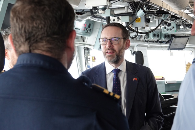 HMS Richmond đang thăm TP.HCM uy lực đến mức nào? - Ảnh 6.