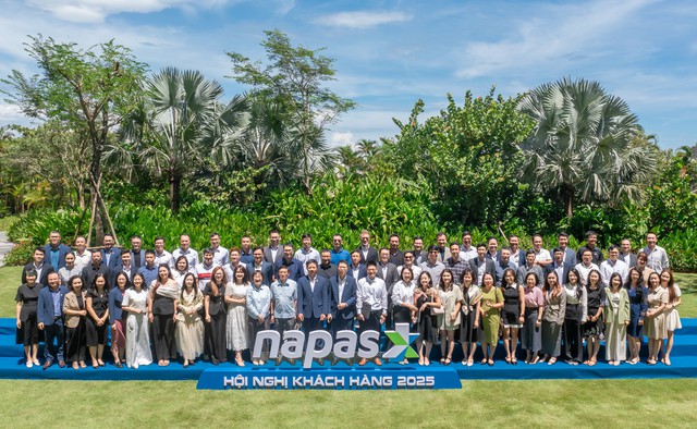 NAPAS vinh danh các đơn vị trung gian thanh toán tại Hội nghị khách hàng 2025 - Ảnh 1. NAPAS vinh danh các đơn vị trung gian thanh toán tại Hội nghị khách hàng 2025 - Ảnh 1.