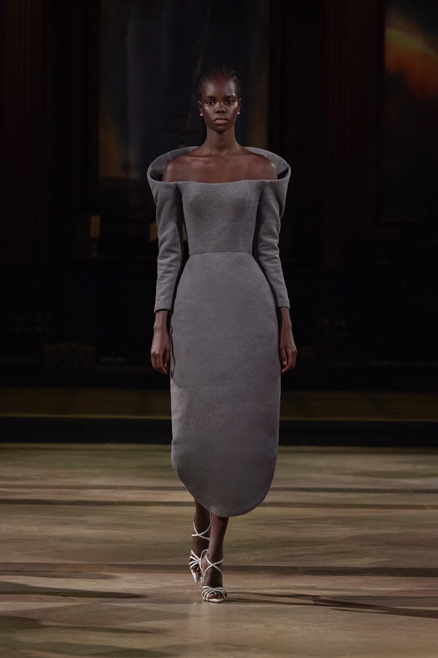 Nhà thiết kế Trần Hùng gây ấn tượng tại London Fashion Week- Ảnh 10.