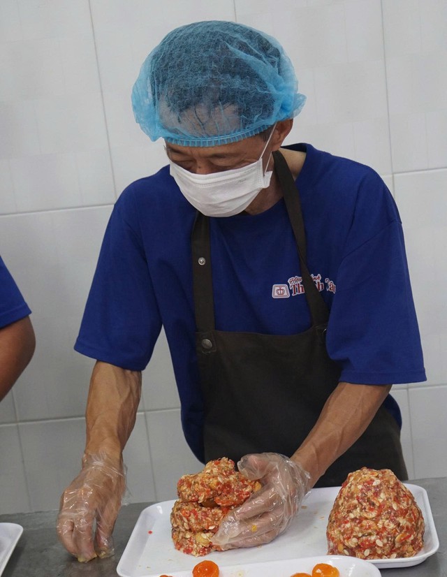 C&ocirc; g&aacute;i Mỹ Tho kế nghiệp cha với 'cuốn b&iacute; k&iacute;p' giữ hồn b&aacute;nh trung thu gia truyền - Ảnh 4.