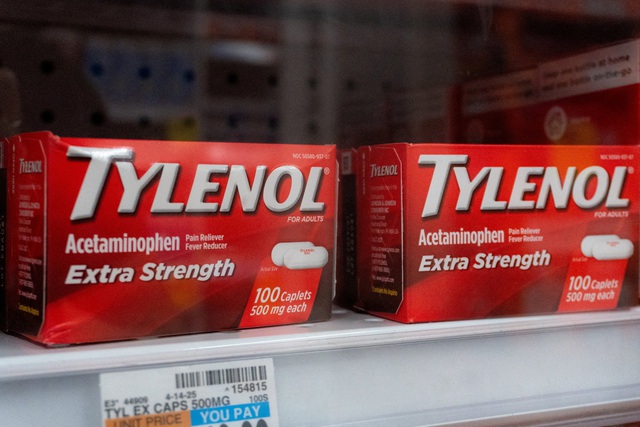 Ông Trump liên kết thuốc Tylenol với chứng tự kỷ - Ảnh 2.
