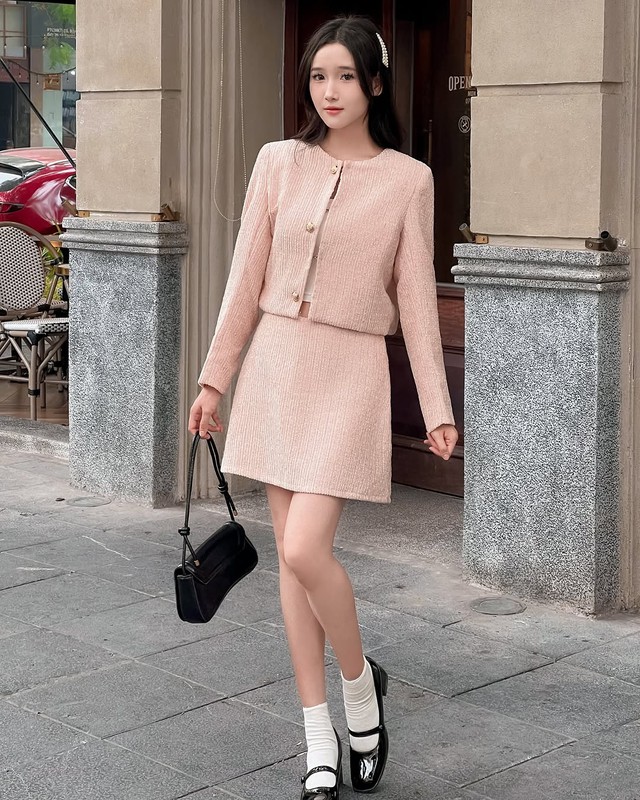 Tự tin ‘thăng hạng’ phong cách với những bản phối cùng áo dạ tweed- Ảnh 5.