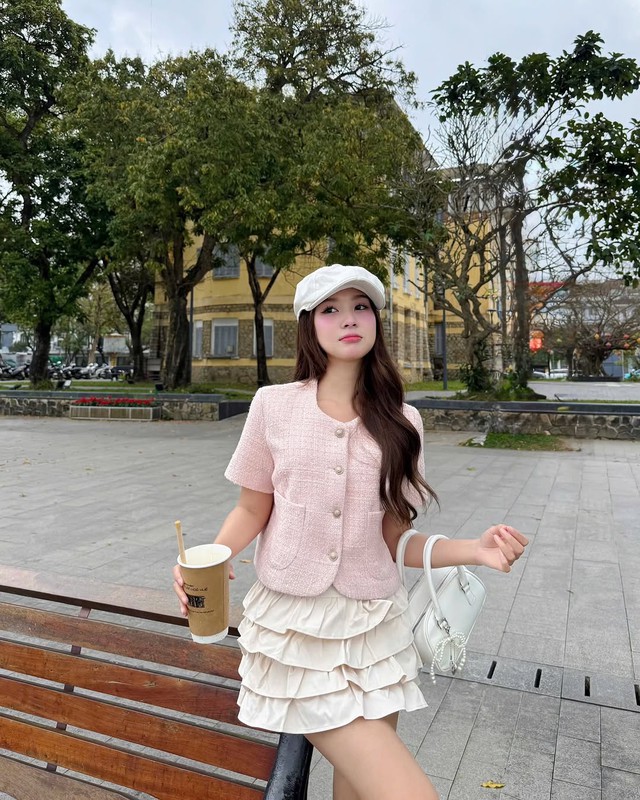 Tự tin ‘thăng hạng’ phong cách với những bản phối cùng áo dạ tweed- Ảnh 7.