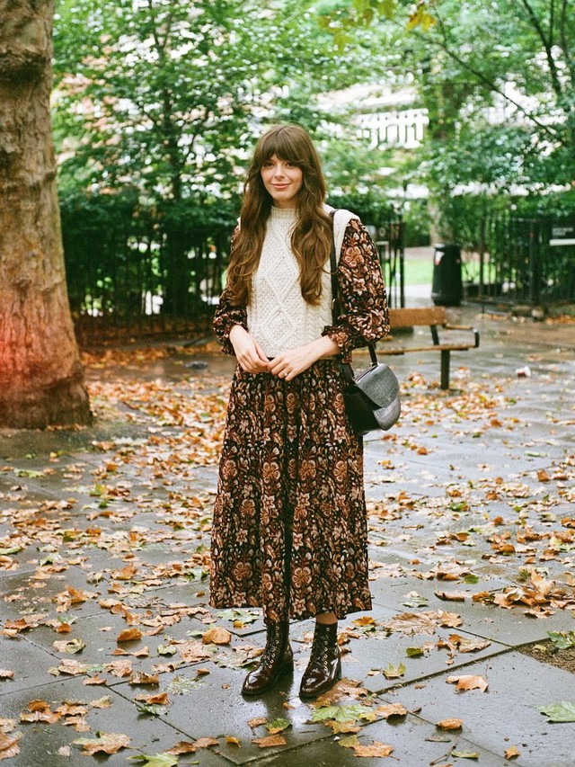 Chân váy cổ điển trở lại, đẹp từ công sở đến đường phố- Ảnh 10.