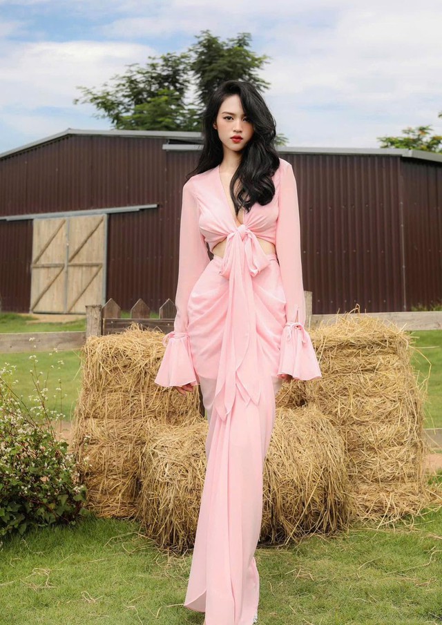 Trang phục khoét xẻ, tuyên ngôn của sự gợi cảm cá tính- Ảnh 3.