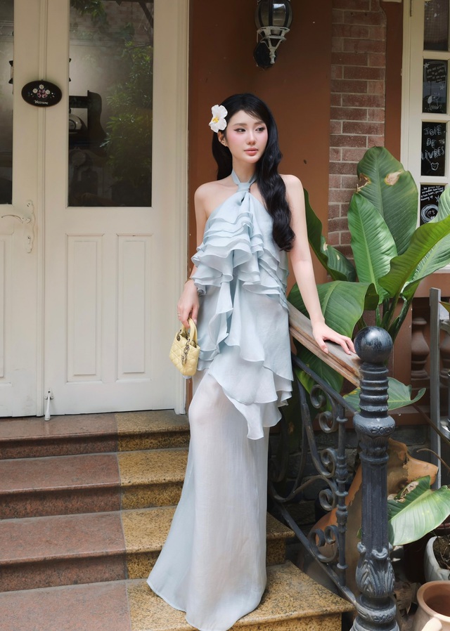 Trang phục khoét xẻ, tuyên ngôn của sự gợi cảm cá tính- Ảnh 5.